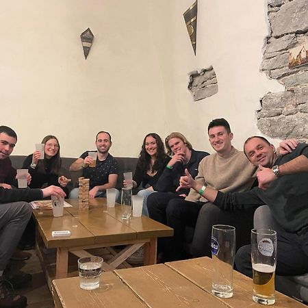 The Monks Bunk Hostel & Bar تالين المظهر الخارجي الصورة