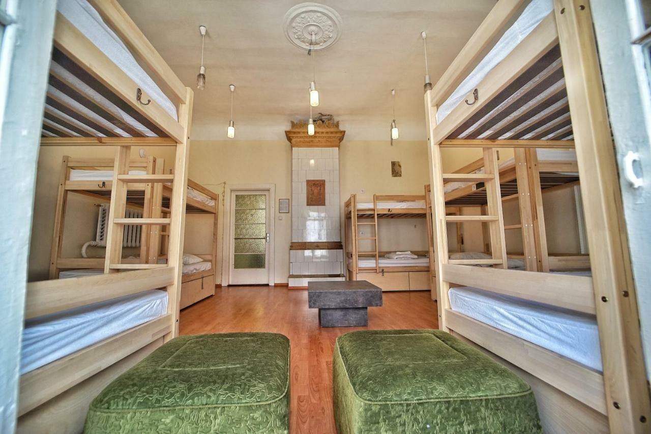 The Monks Bunk Hostel & Bar تالين المظهر الخارجي الصورة