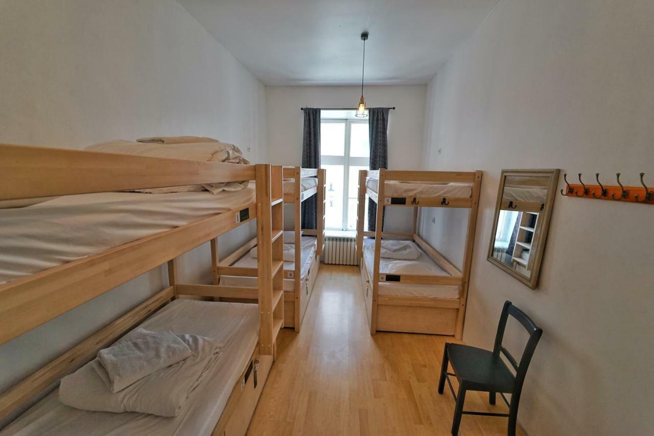 The Monks Bunk Hostel & Bar تالين المظهر الخارجي الصورة