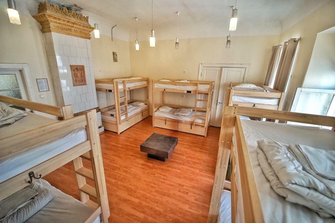 The Monks Bunk Hostel & Bar تالين المظهر الخارجي الصورة