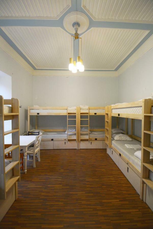 The Monks Bunk Hostel & Bar تالين المظهر الخارجي الصورة