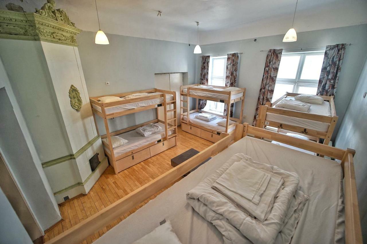 The Monks Bunk Hostel & Bar تالين المظهر الخارجي الصورة