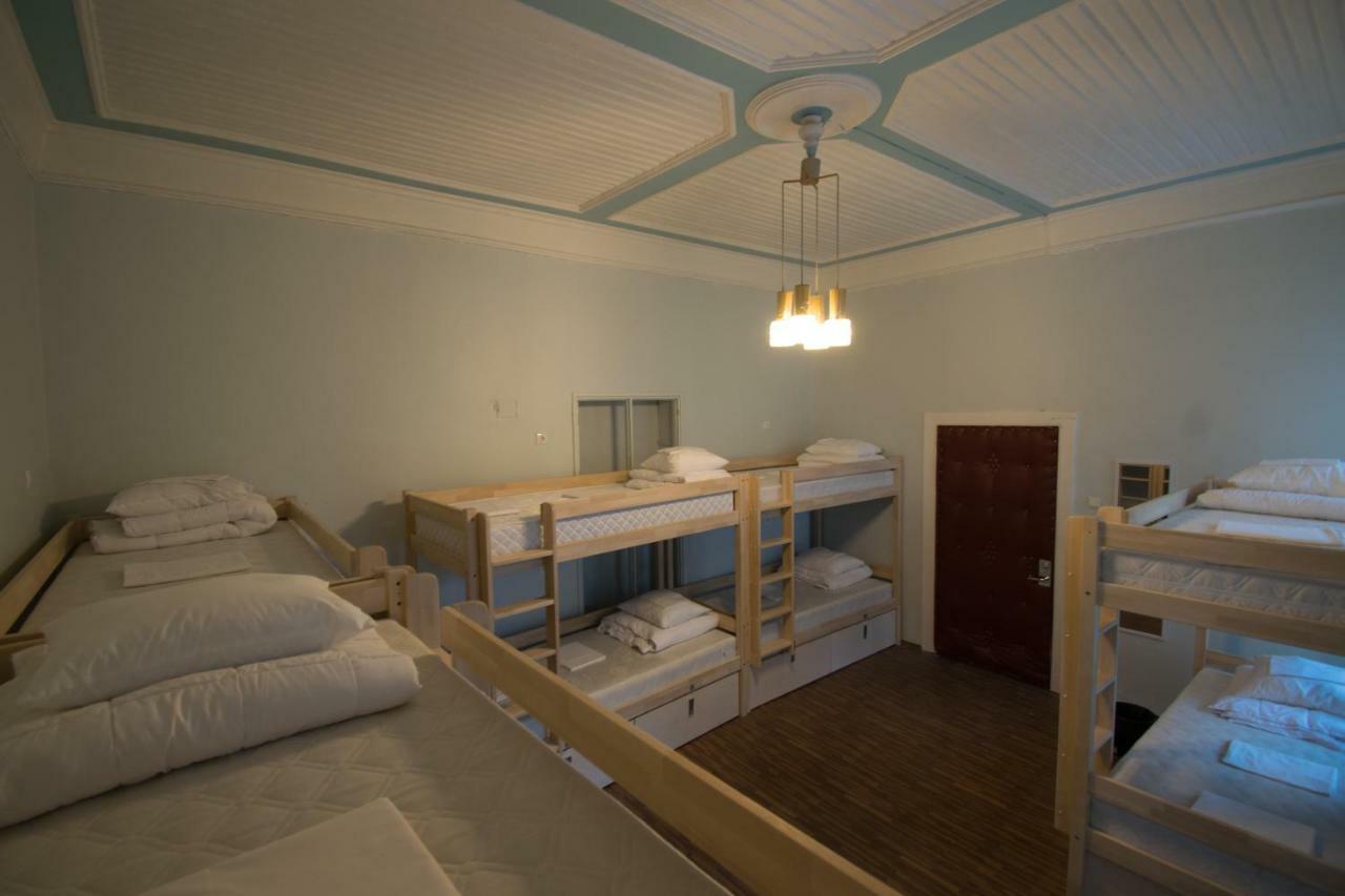 The Monks Bunk Hostel & Bar تالين المظهر الخارجي الصورة