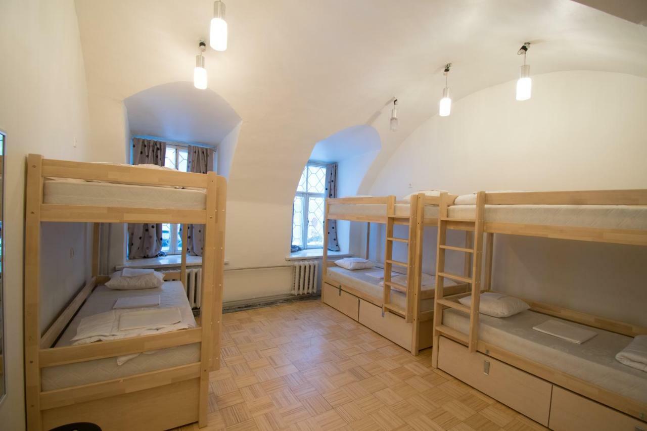 The Monks Bunk Hostel & Bar تالين المظهر الخارجي الصورة