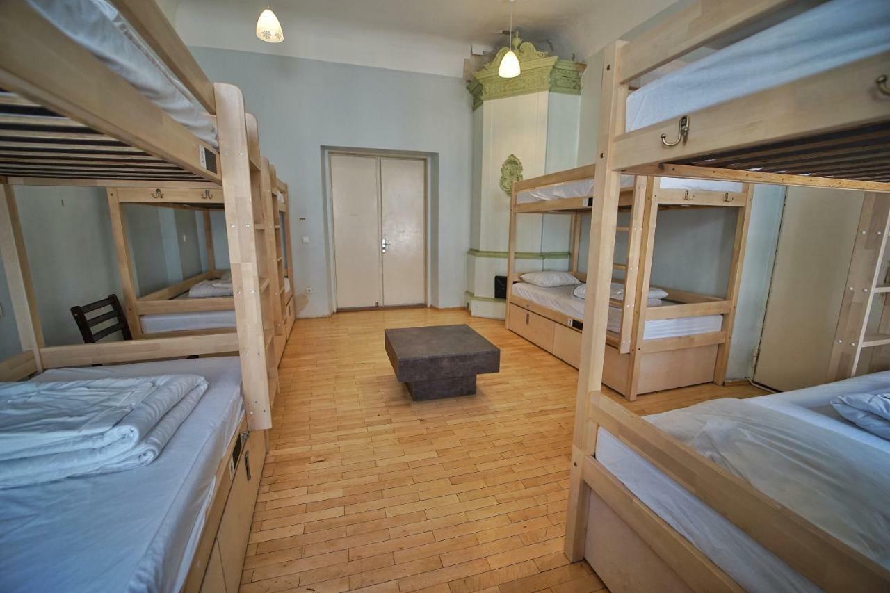 The Monks Bunk Hostel & Bar تالين المظهر الخارجي الصورة