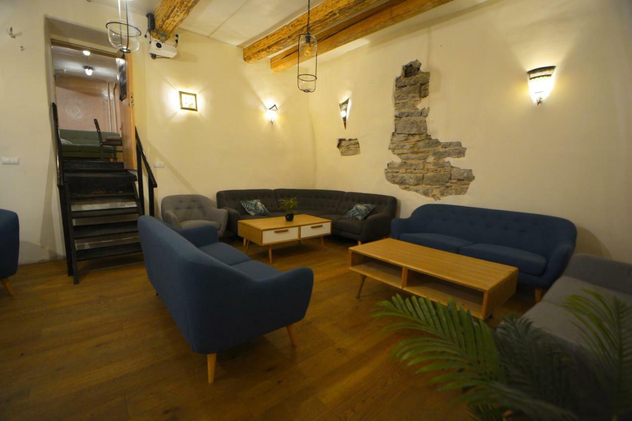 The Monks Bunk Hostel & Bar تالين المظهر الخارجي الصورة