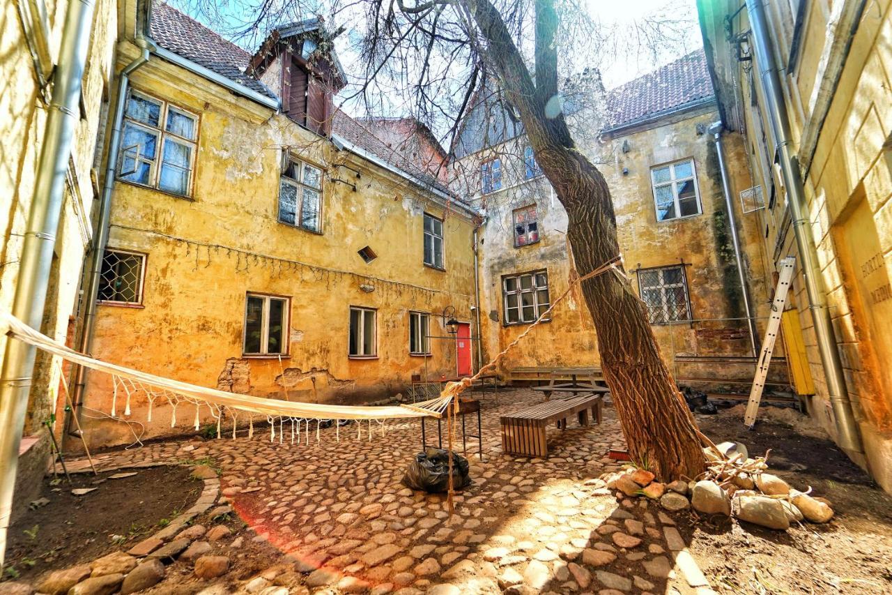 The Monks Bunk Hostel & Bar تالين المظهر الخارجي الصورة